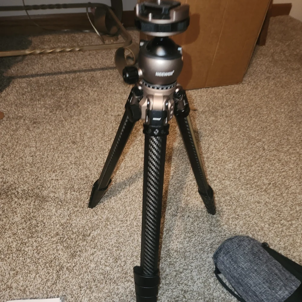 Neewer LITETRIP LT35 61 Travel Tripod carbonfiber w/ pan Tilt profile ball head